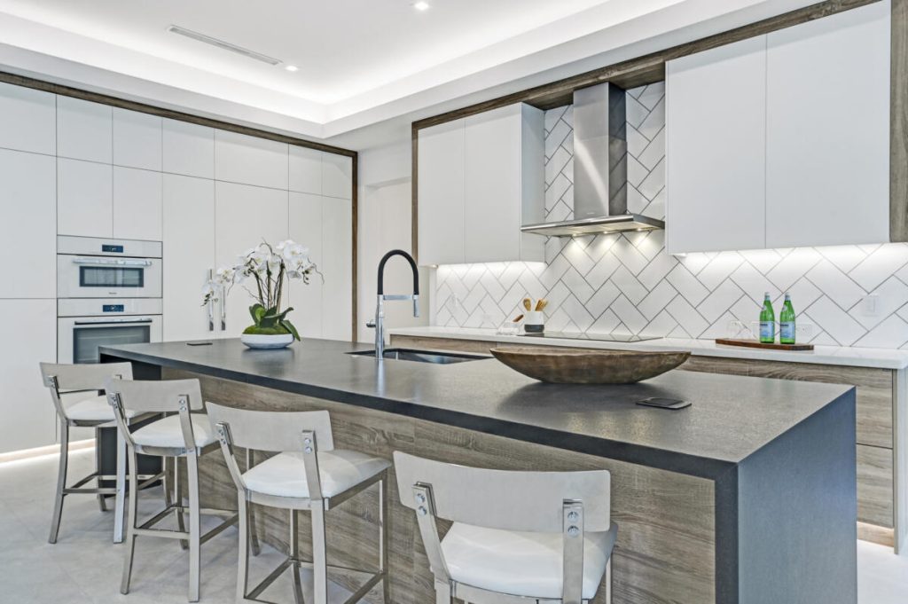 Coconut Palm Estate-Brand New Custom Build — image 28